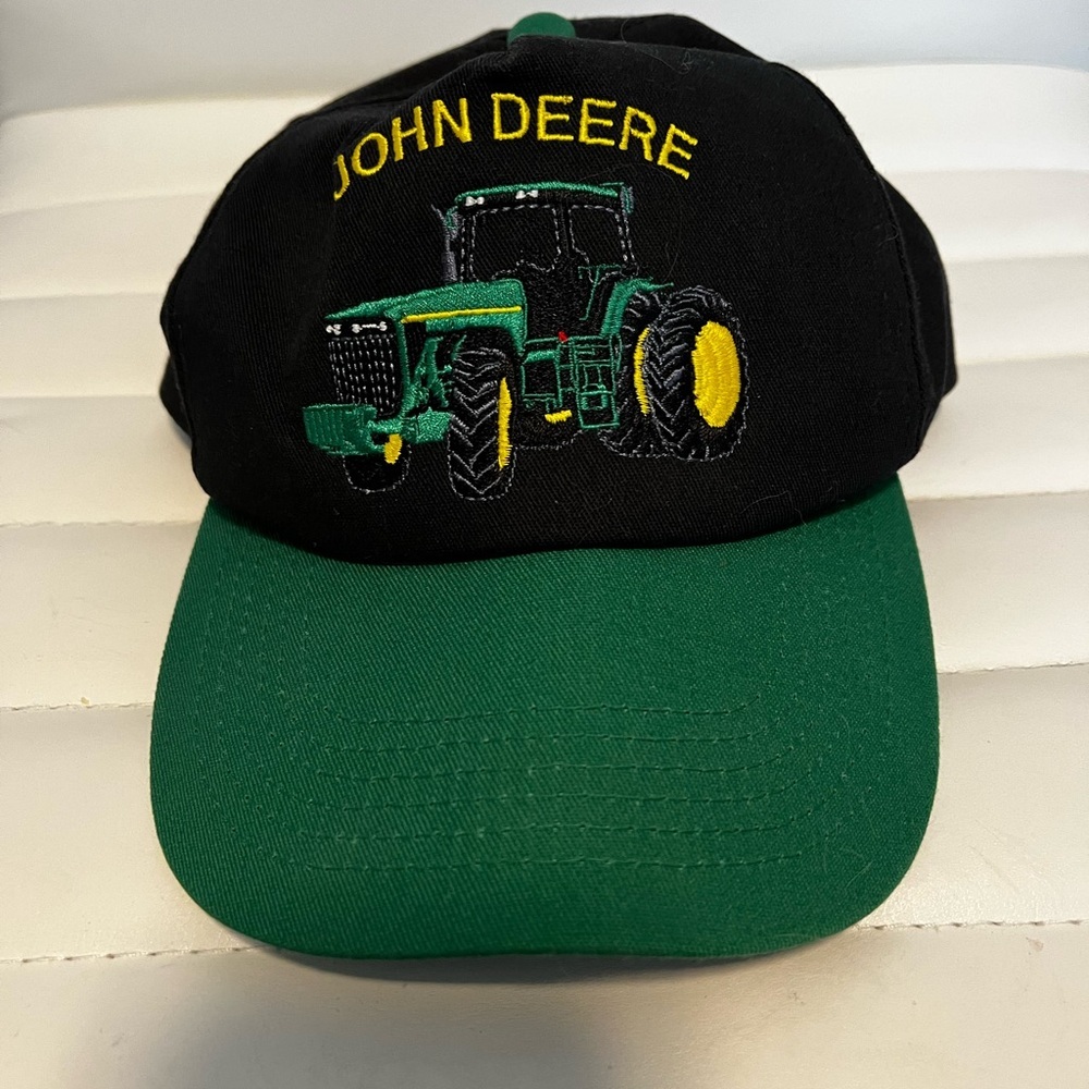 Vintage Embroidered John Deere trucker hat. Youth.​